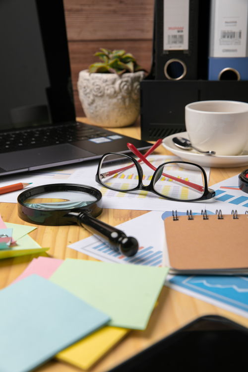 辦公室文具、箱包與商務攝影 為專業(yè)空間增添視覺魅力